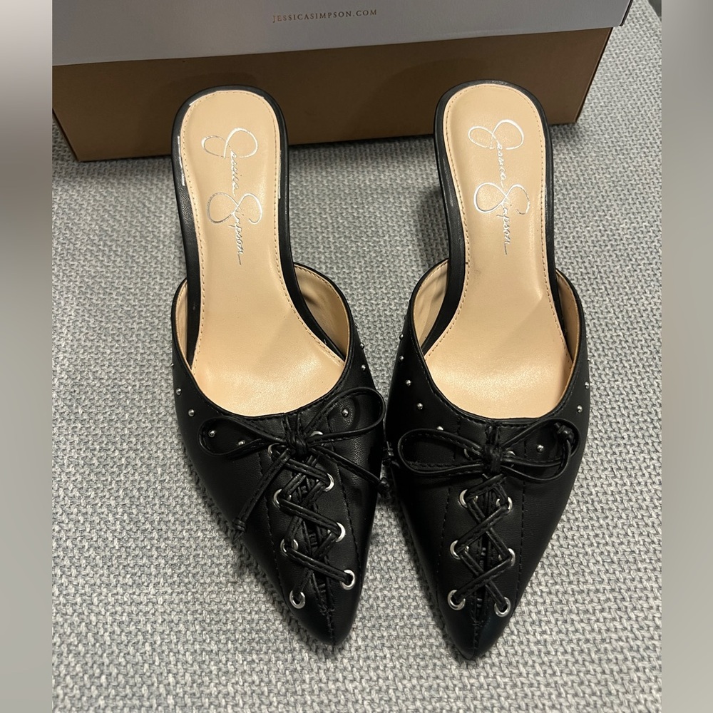 Jessica Simpson kitten heel heels